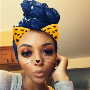 Meet your Posher, Auri